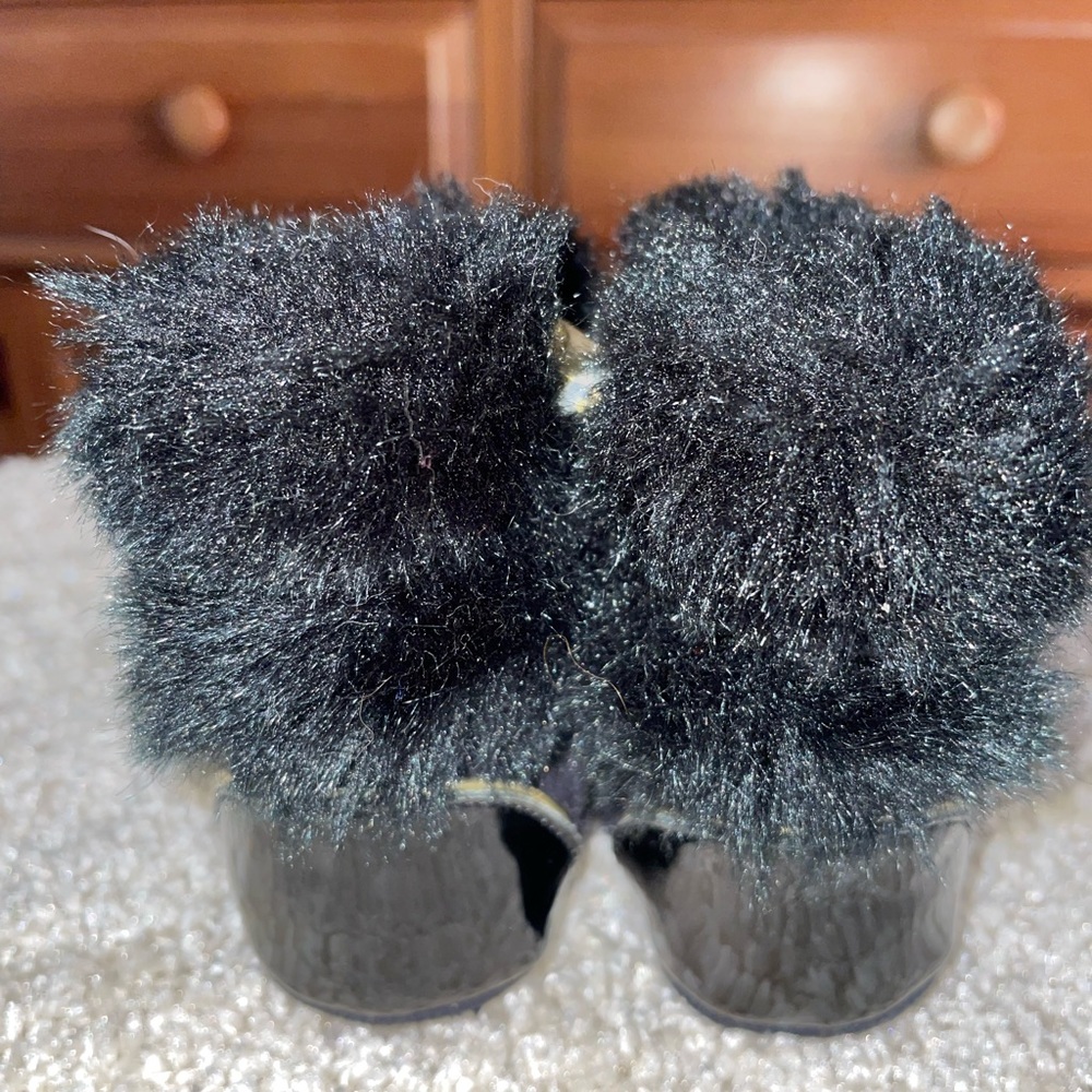 Michael Kors infant size 1 fuzzy booties!